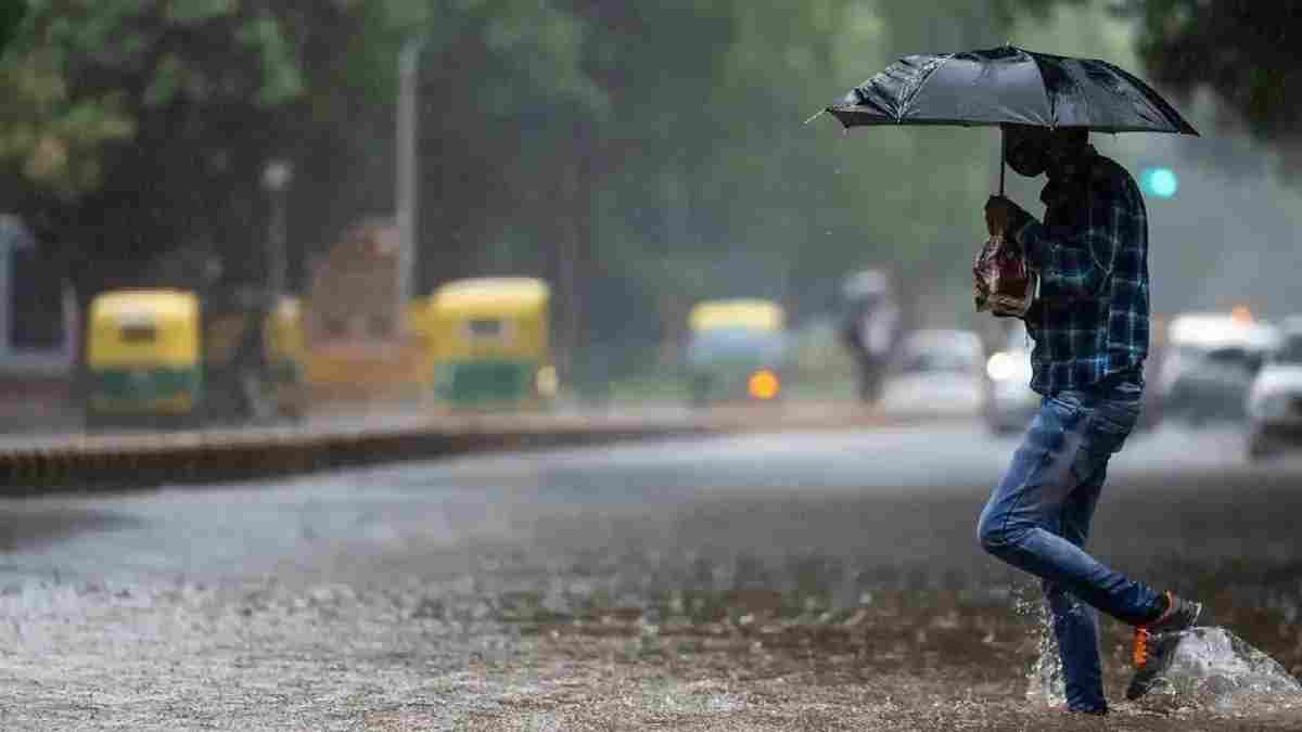 Weather Update Today: दिल्ली-एनसीआर समेत देश के इन 15 राज्यों में आफत की बारिश, जानें मौसम विभाग की चेतावनी
