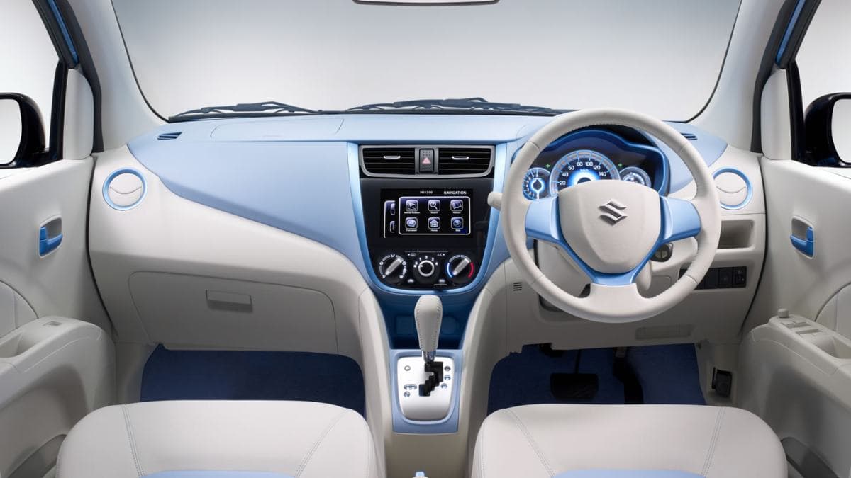 Maruti की इस कार में धाकड़ सेफ्टी फीचर्स, 6 लाख से कम कीमत, जानें माइलेज