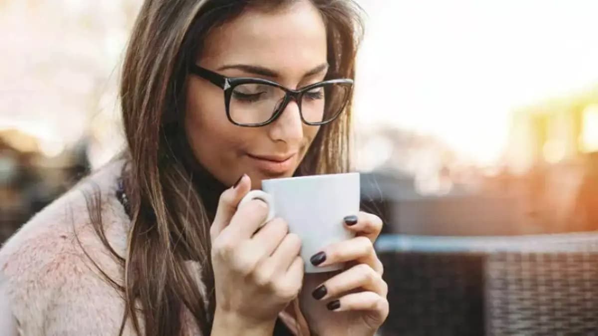Coffee Benefits: स्ट्रेस फ्री रहने के लिए क्यों पीते हैं कॉफी, जानें इसके फायदे