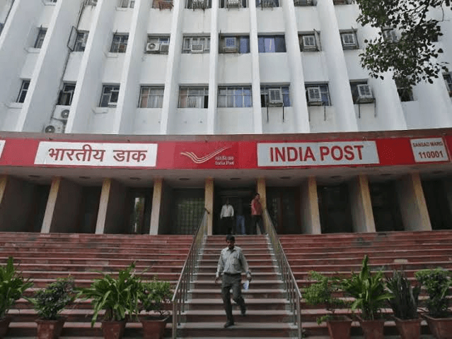 Post Office की 2 धांसू स्कीम, एक पर PM मोदी को भरोसा, दूसरी में Smriti Irani को विश्वास