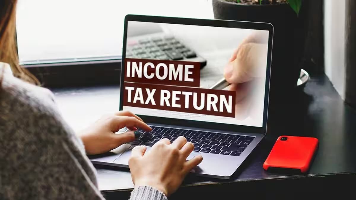 ITR Filing 2025: AIS рд╕реЗ рдЬреБрдбрд╝реА рдЧрд▓рддрд┐рдпреЛрдВ рд╕реЗ рдмрд┐рдЧрдбрд╝ рд╕рдХрддрд╛ рд╣реИ рдХрд╛рдо, рд░рд┐рдЯрд░реНрди рдлрд╛рдЗрд▓ рдХрд░рдиреЗ рд╕реЗ рдкрд╣рд▓реЗ рдЬрд╛рди рд▓реЗрдВ рдпреЗ рдЬрд░реВрд░реА рдмрд╛рддреЗрдВ