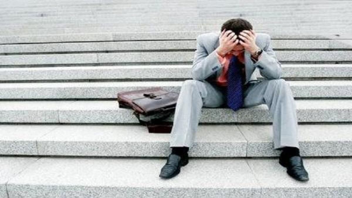 Employees Layoff: कर्मचारियों के लिए बड़ी खबर! यह कंपनी करने जा रही है 350 कर्मचारियों की छंटनी, जानें डिटेल