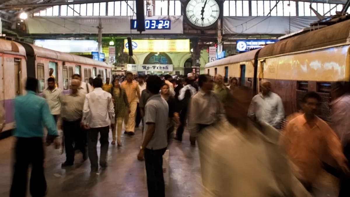 Indian Railways: ट्रेन की टिकट कैंसिल कर रहे हैं तो जरा रुकिए! हो गया है बड़ा घपला