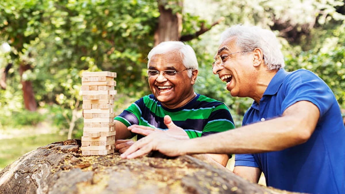 Senior Citizens FD Hike: इन 4 बैंकों ने बढ़ाया फिक्स्ड डिपॉजिट पर ब्याज, चेक करें नए FD रेट की डिटेल