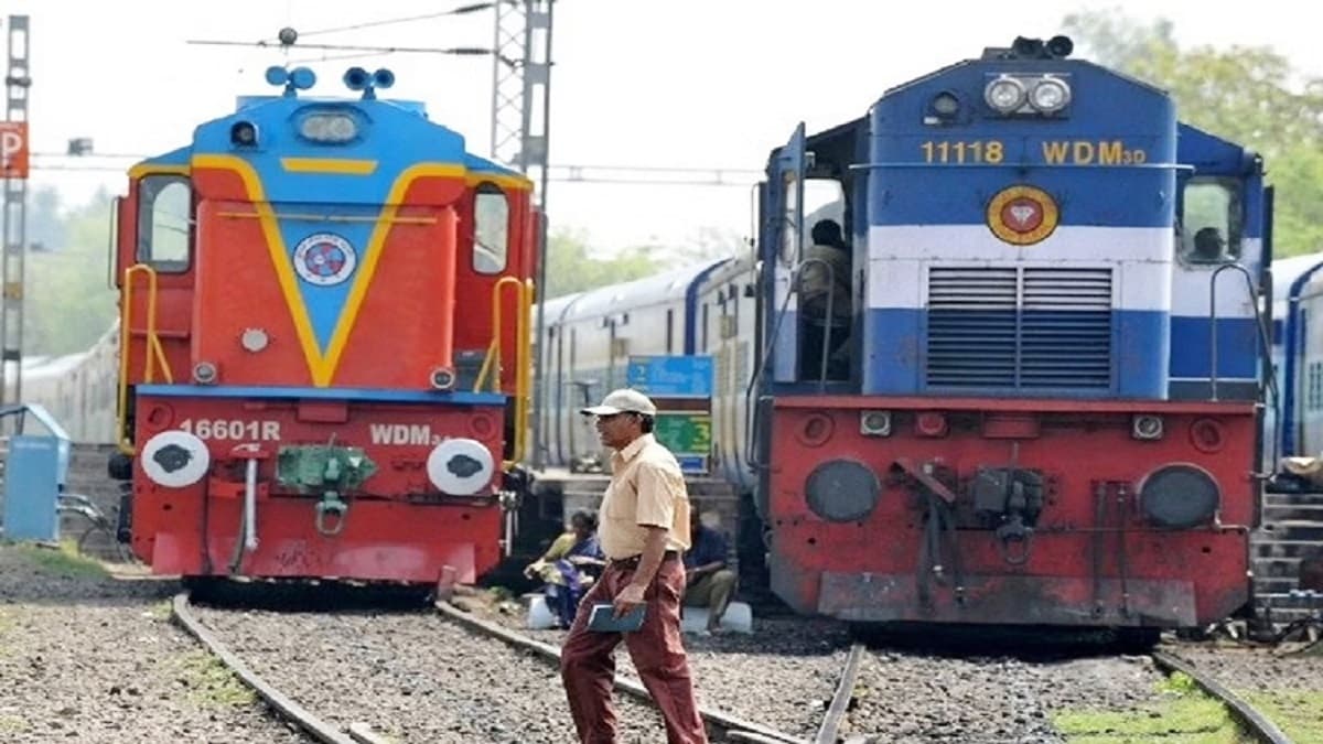 train employees, railway employees