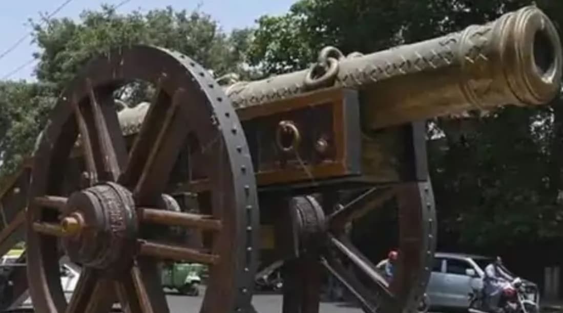 रसोईया चुरा ले गया अंग्रेजों के जमाने की पीतल की 300 KG वजनी तोप, ऐसे फूटा भांडा