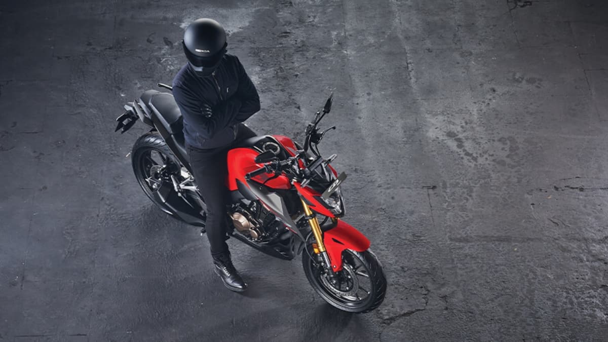 Honda ले आया 'मिडिल क्लास' की सुपर बाइक, 30 की माइलेज और फीचर्स शानदार