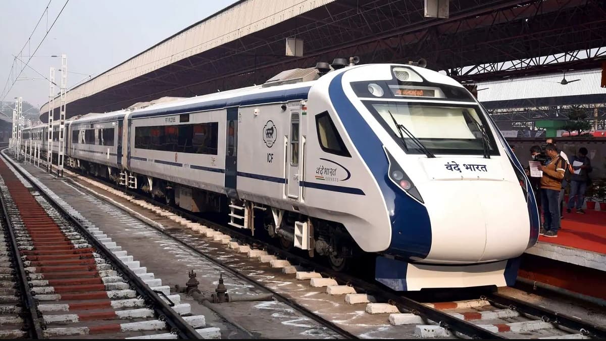 Vande Bharat Express: PM मोदी ने 9 ट्रेनों को हरी झंडी दिखाई, 11 राज्य कनेक्ट होंगे, लोगों को यह फायदे होंगे