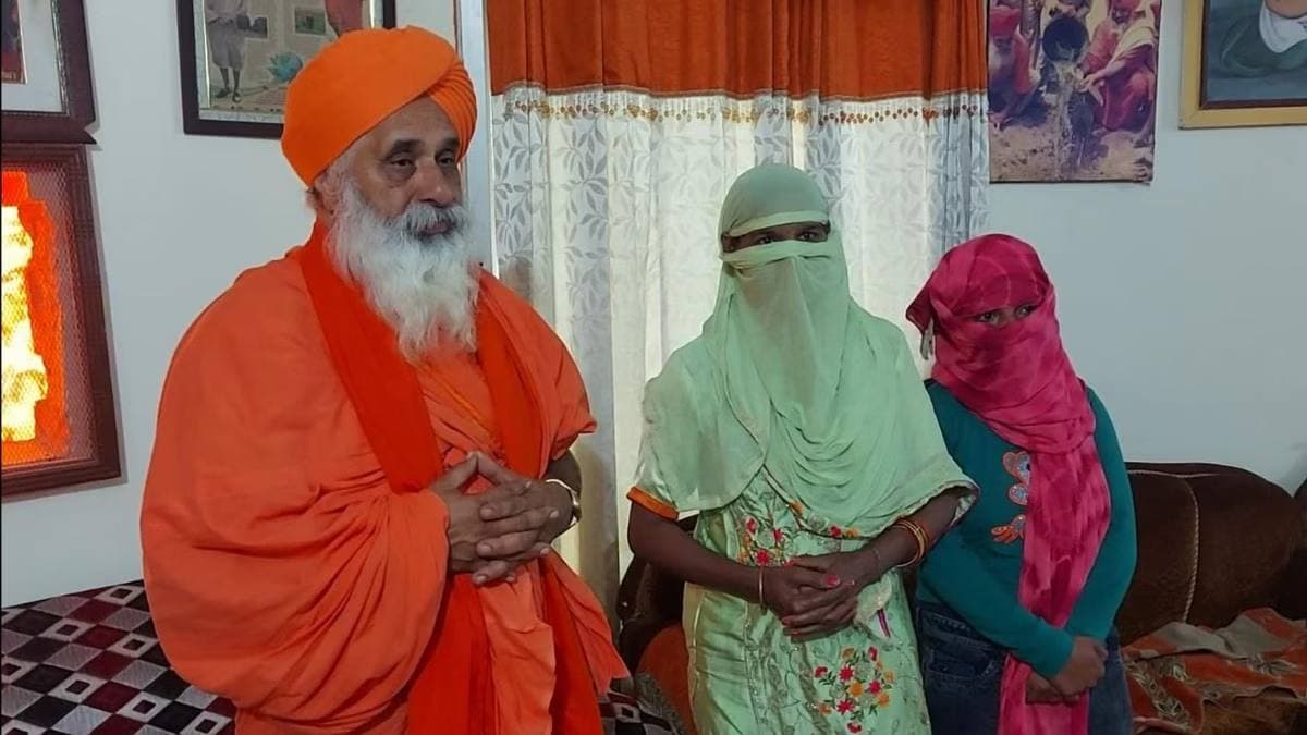 मोटी सैलरी के चक्कर में फजीहत करा रहीं लड़कियां; ओमान से वतन वापस लौटी तो फूट पड़ीं