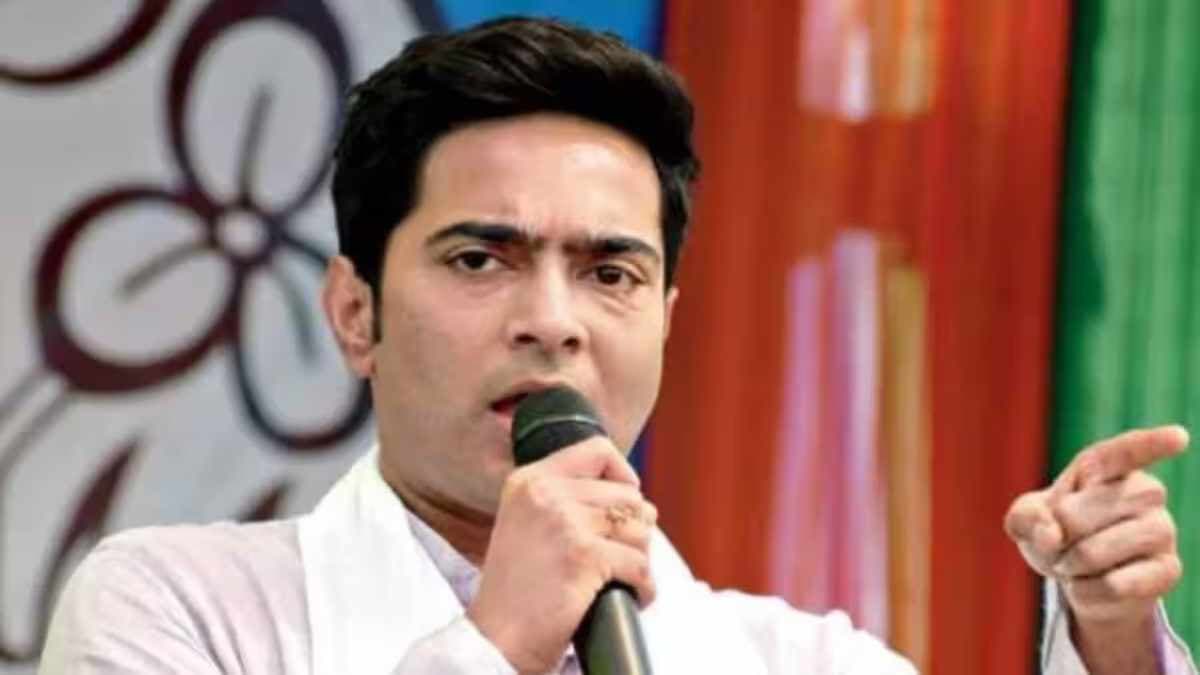 नौकरी घोटाले मामले में अभिषेक बनर्जी और उनके मां-बाप को ED ने भेजा समन, 3 अक्टूबर को उपस्थित होने का आदेश
