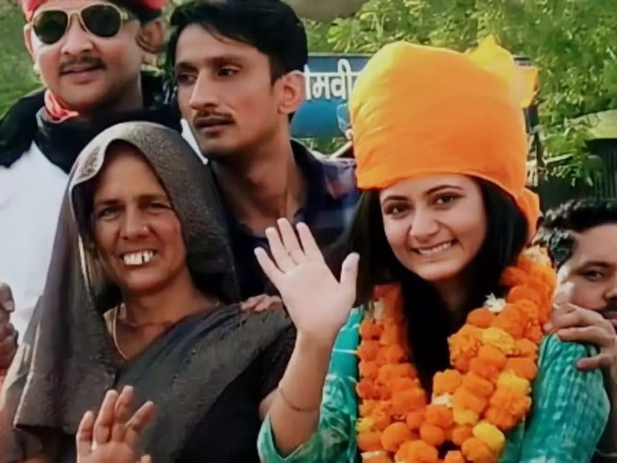 IAS की सफलता की कहानी, पिता की मौत के बाद मां ने सपनों को दी उड़ान, ऐसे बनाया अफसर