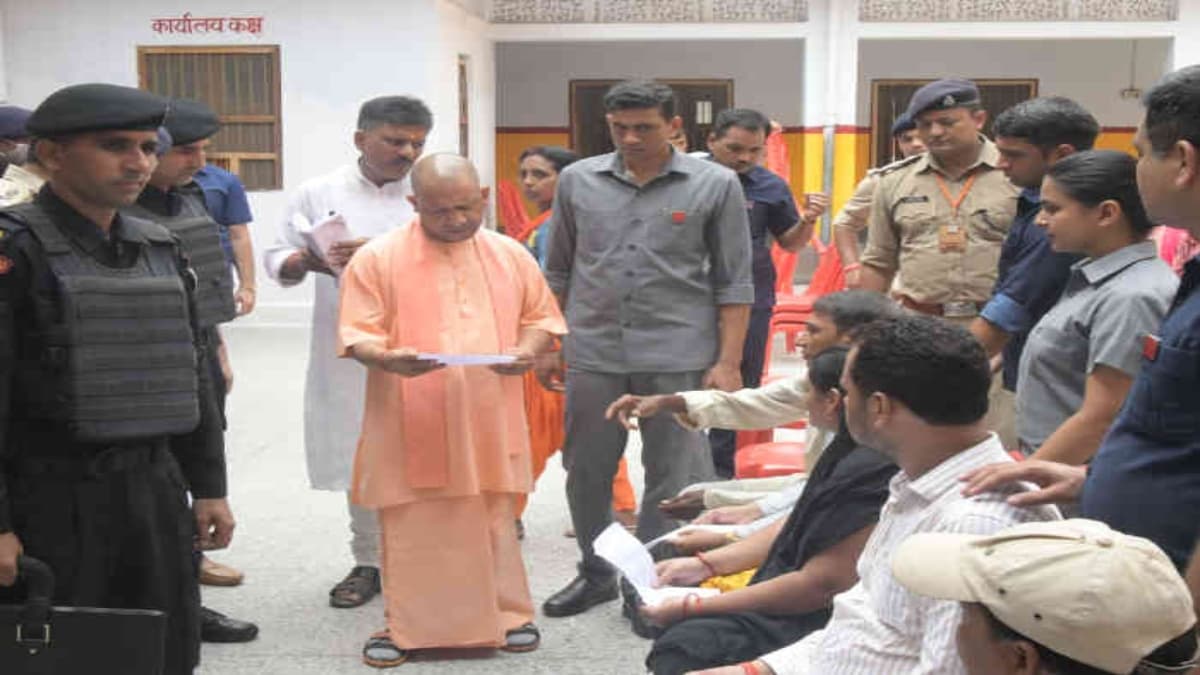 UP CM Yogi Adityanath: जनता दरबार में सभी की समस्याएं हल होंगी, किसी के साथ नहीं होगा अन्याय: योगी आदित्यनाथ
