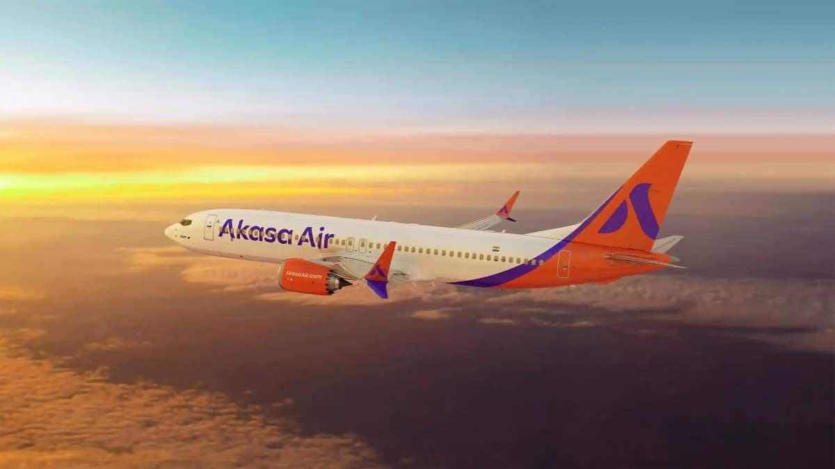 Akasa Airlines के विमान में बम होने की खबर के बाद बनारस एयरपोर्ट पर इमरजेंसी लैंडिंग