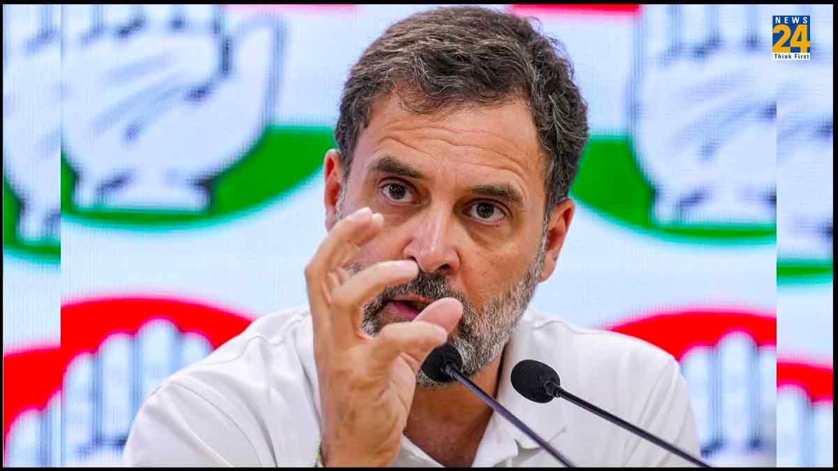 मोदी ओबीसी विरोधी, 90 अफसर चला रहे देश...मध्य प्रदेश में राहुल गांधी का पीएम पर निशाना