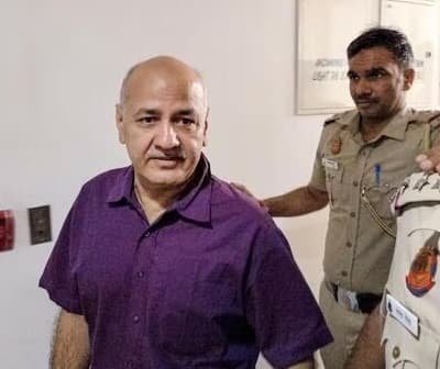 दिल्ली शराब घोटाले में बड़ी कार्रवाई, पंजाब के 10 अफसर दिल्ली तलब, CBI ने सम्मन जारी करके बुलाया