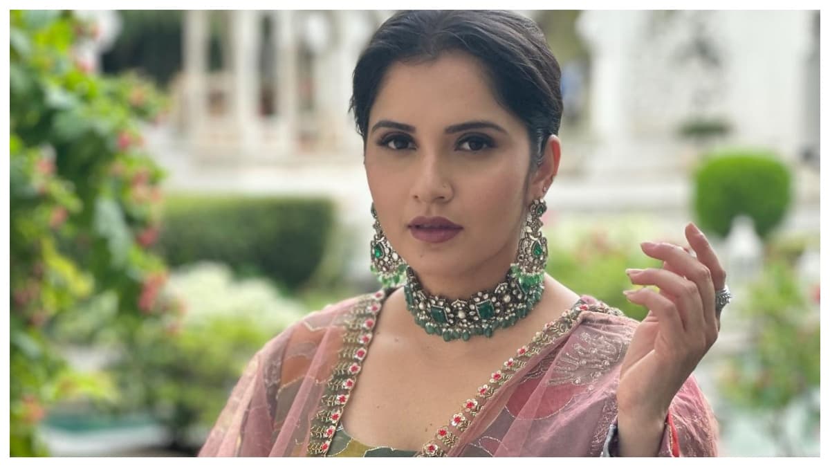 Parineeti-Raghav ने अपनी शादी में मेहमानों को दिया बेहद खास तोहफा, Sania Mirza ने लोगों को दिखाया
