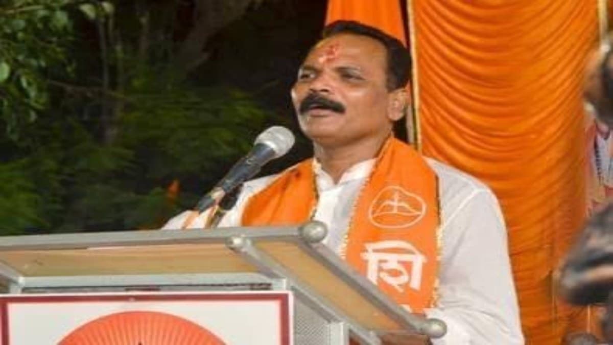 रेलवे ट्रैक पर टुकड़ों में मिली शिवसेना UBT के नेता की लाश, प्राइवेट मीटिंग बताकर निकले थे