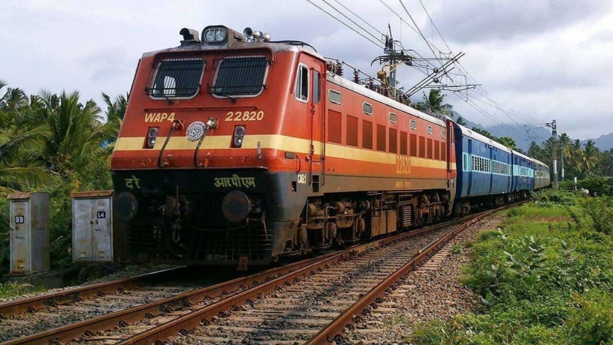 Chhattisgarh: त्योहारी सीजन से पहले रेलवे ने रद्द की 37 ट्रेनें; 29 सितंबर से 15 अक्टूबर तक नहीं चलेंगी कई गाड़ियां, देखें पूरी लिस्ट