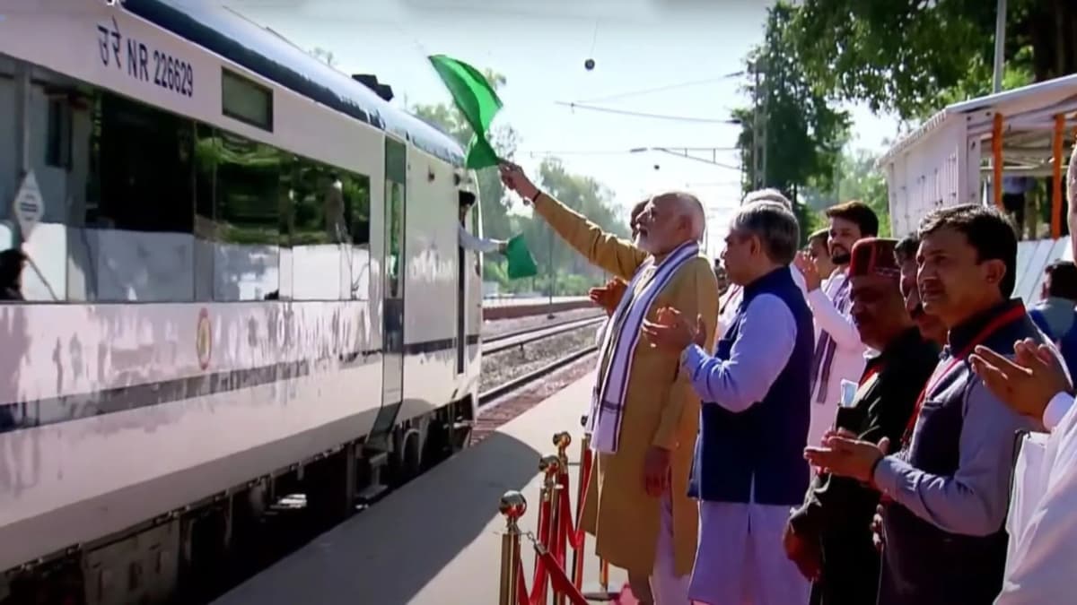 9 वंदे भारत ट्रेनों की बेहतरीन सुविधाएं, दिल्ली में ट्रेनों की बात, जानें इन ट्रेनों की संख्या