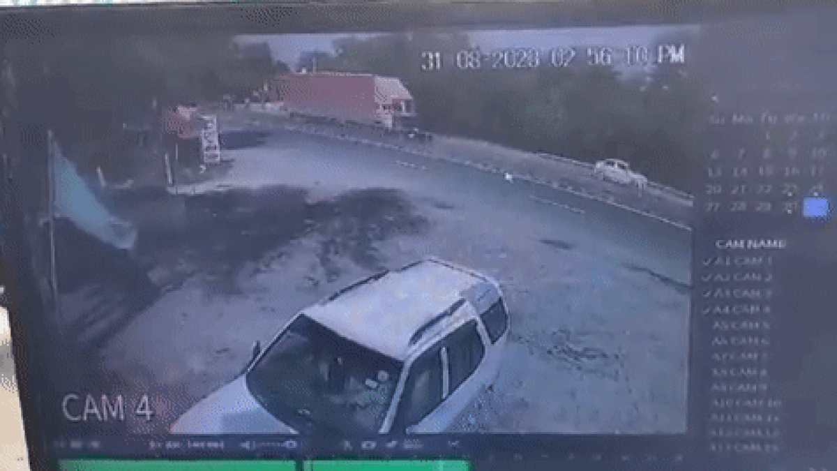 Watch Video: ट्रक ने 3KM तक हाईवे पर घसीटी कार, सामने मौत को देख अभी भी बदहवास है परिवार