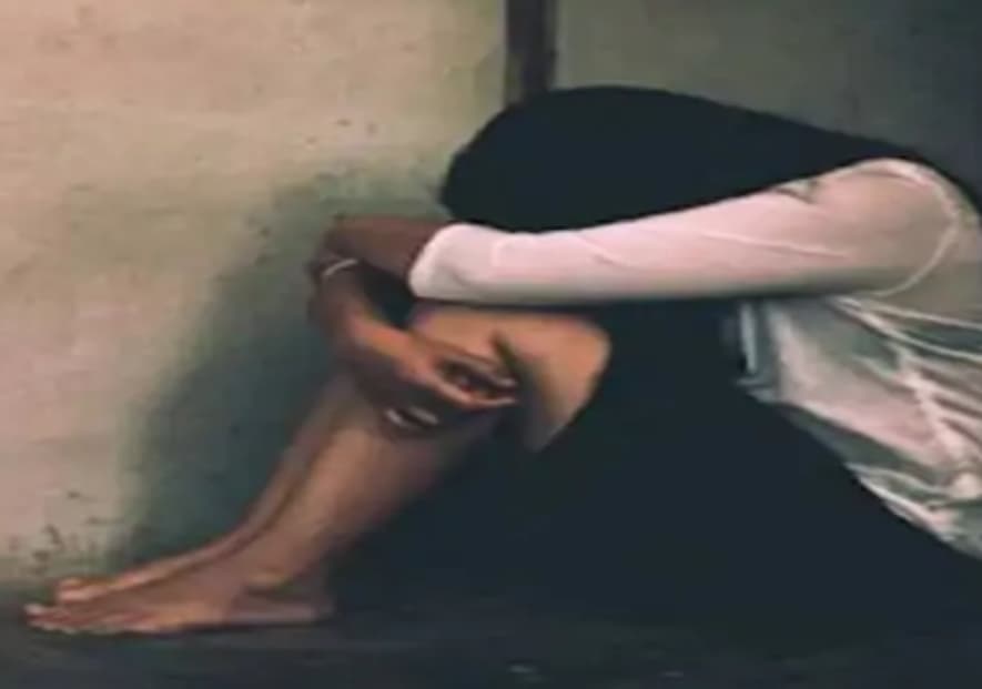नशीली ड्रिंक पिलाई और बाइक पर बैठाकर ले गए, इसके बाद...लड़की ने पुलिस को सुनाई रेप की कहानी