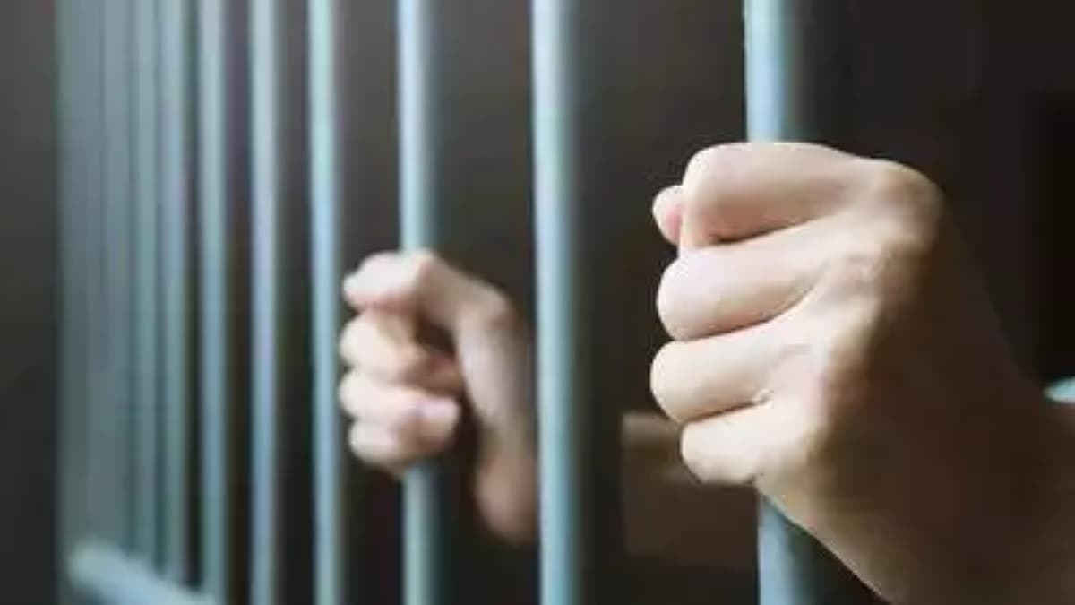 अयोध्या बम ब्लास्ट के दोषियों को जमानत मिली, कोर्ट का आदेश- शर्तो के साथ ही बाहर आएंगे