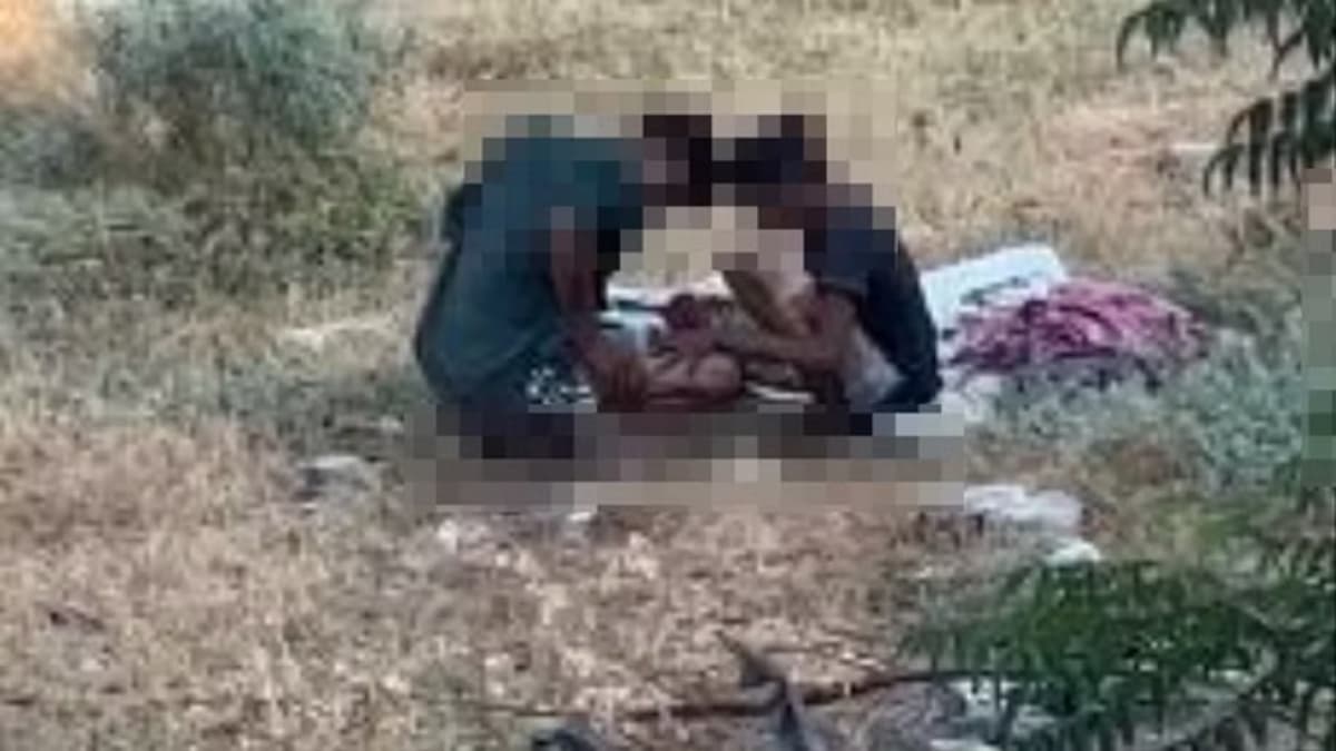 नशाखोरी का अटपटा नजारा; जंगल में छिपकर युवक के साथ लड़की कर रही थी ऐसा कांड