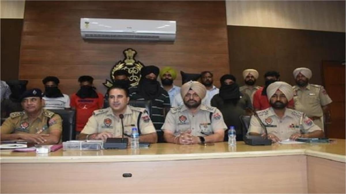 शख्स के घर पर रात में होता था पत्थरों से हमला, 4 महीने तक पुलिस भी रही परेशान, फिर ऐसे खुली कहानी