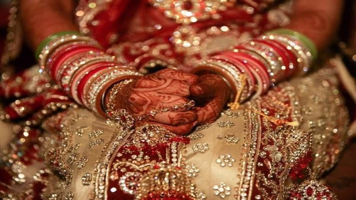 जानिये ऐसा क्या हुआ जो फेरे लिये बिना मंडप से लौटा दूल्हा, थाने तक पहुंची दुल्हन