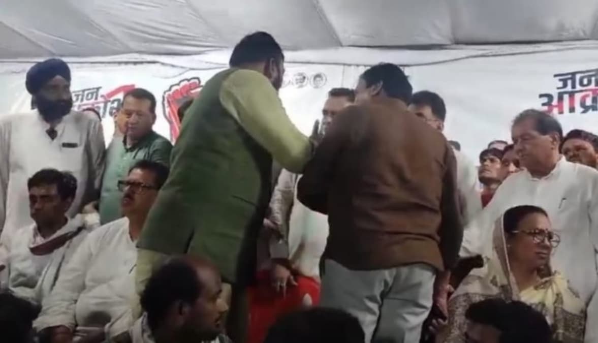 'जन आक्रोश यात्रा' में आपस में भिड़े कांग्रेसी, अल्पसंख्यक नेताओं ने पूछा सवाल - क्या अल्पसंख्यक केवल वोट बैंक..?