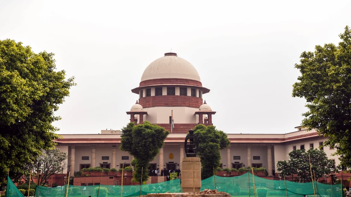 'जनता को इनकम सोर्स जानने का अधिकार नहीं', इलेक्टोरल बॉन्ड पर केंद्र ने सुप्रीम कोर्ट को दिया जवाब