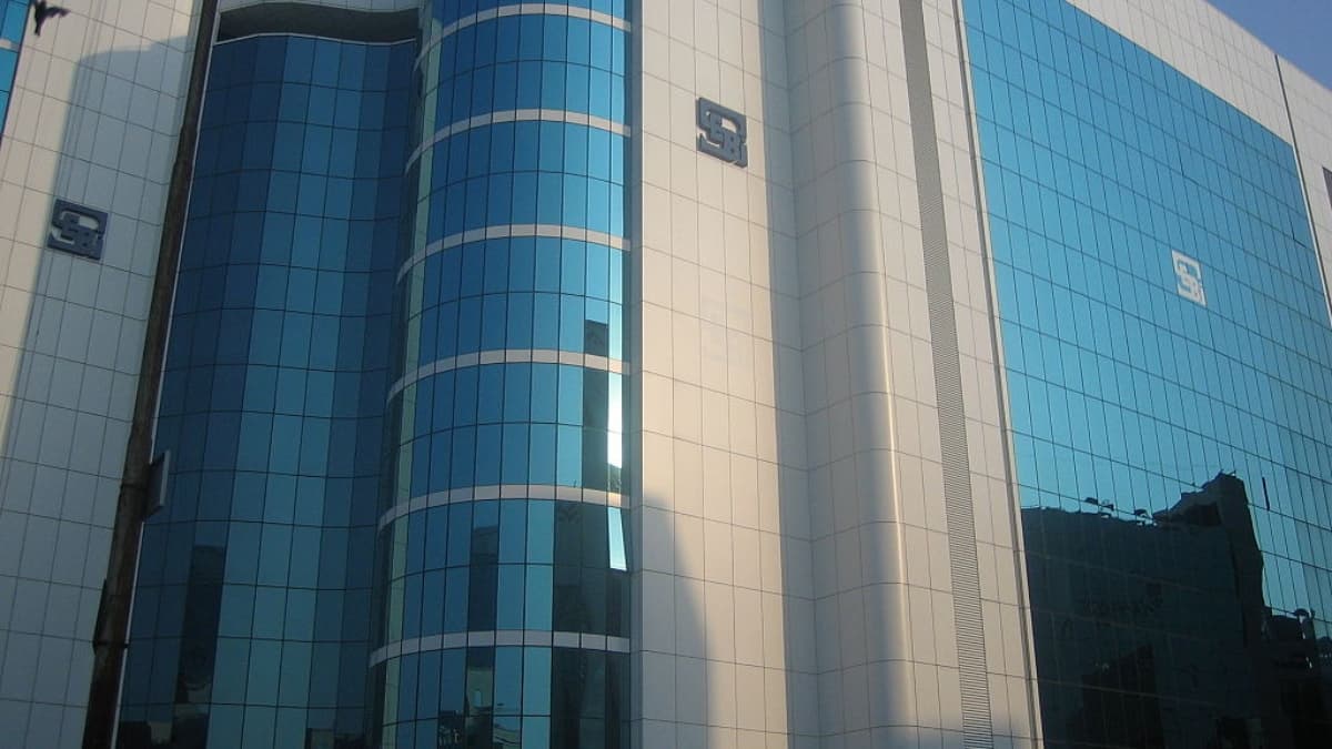 आखिर क्यों सेबी ने 'Baap Of Chart' के मालिक पर लगाया बैन?  लौटाना पड़ेगा 17 करोड़