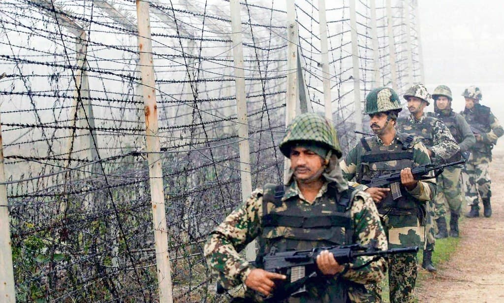 Ceasefire Violations : पाकिस्तान ने LOC पर किया सीजफायर का उल्लंघन, जमकर दागी गोलियां