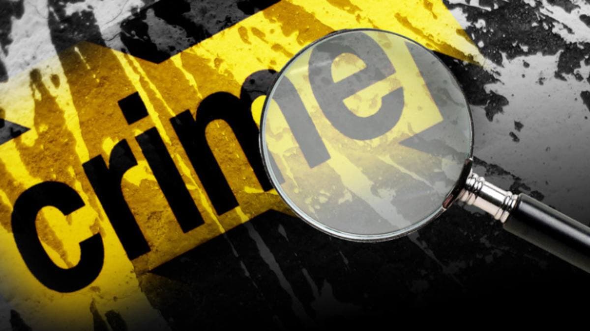 बेडरूम में देवर के साथ आपत्तिजनक हालत में थी, पति ने देख लिया और फिर...