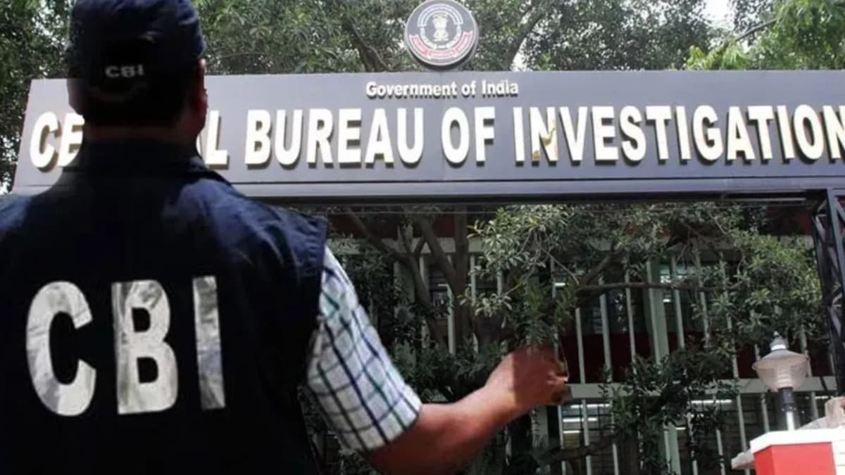साइबर अपराध पर नकेल कसने के लिए CBI ने चलाया ऑपरेशन चक्र, देशभर के 76 ठिकानों पर पड़ी रेड