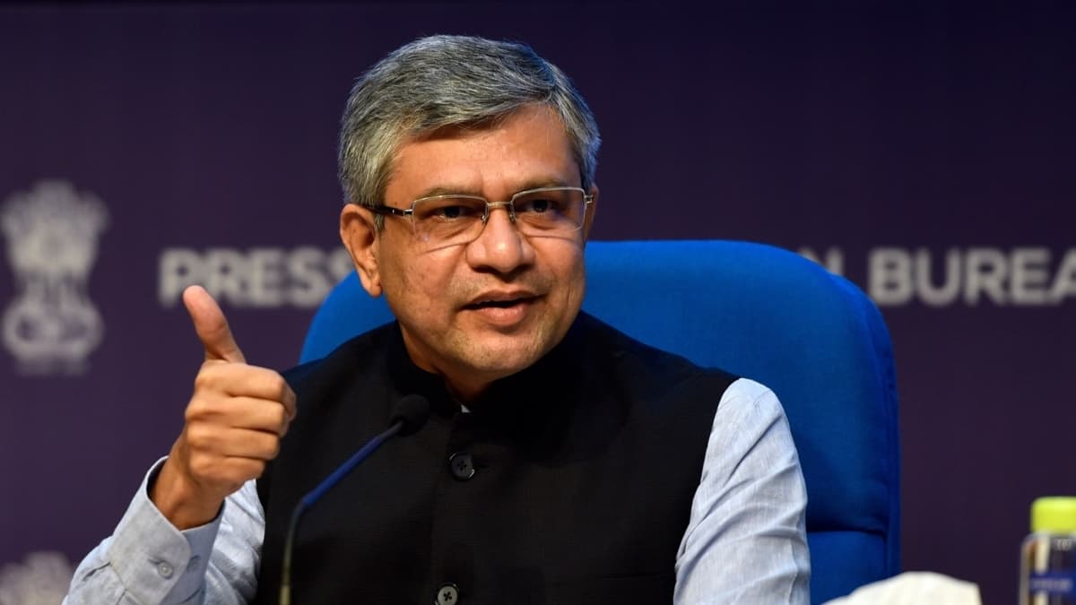 Make In India: गूगल का बड़ा एलान, भारत में लॉन्च होने जा रहा Pixel 8, अश्विनी वैष्णव बोले - टेक कंपनियों की पहली पसंद बना देश