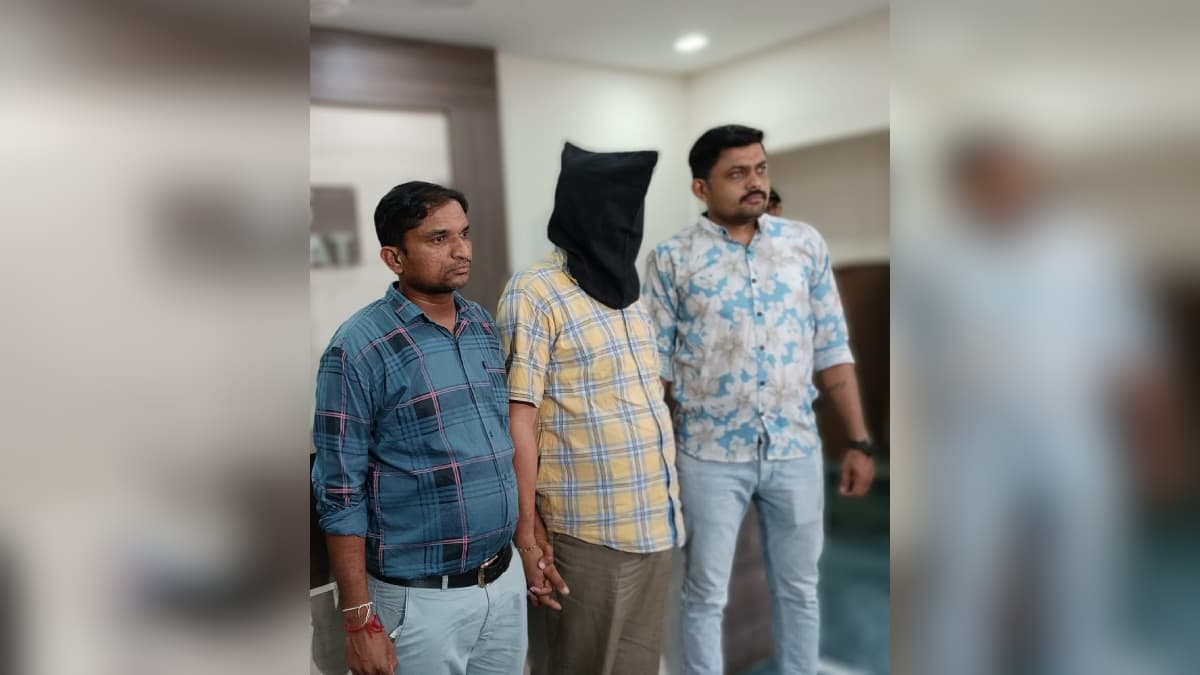 गुजरात में पाकिस्तानी जासूस गिरफ्तार, बरसों से पाक एजंसियों को दे रहा था सेना से जुड़ी अहम जानकारी