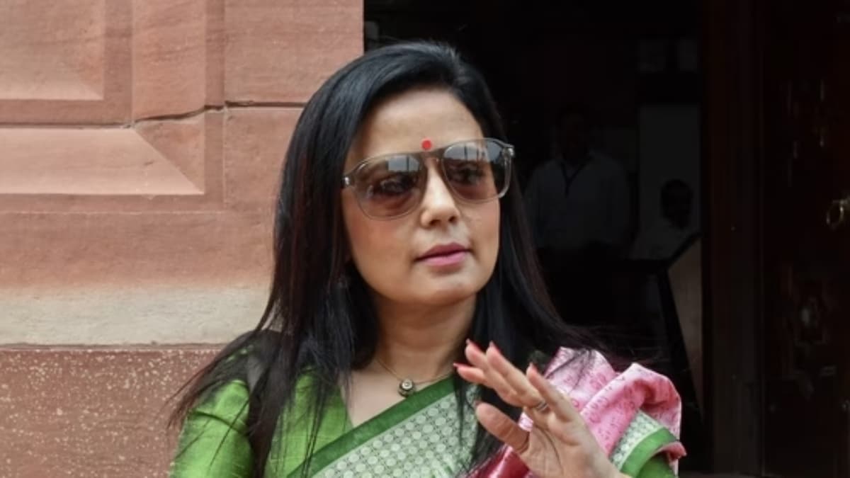 'ममता बनर्जी ने महुआ मोइत्रा का साथ छोड़ दिया, इसमें आश्चर्य की कोई बात नहीं...', विवाद में TMC की चुप्पी को लेकर BJP का तंज