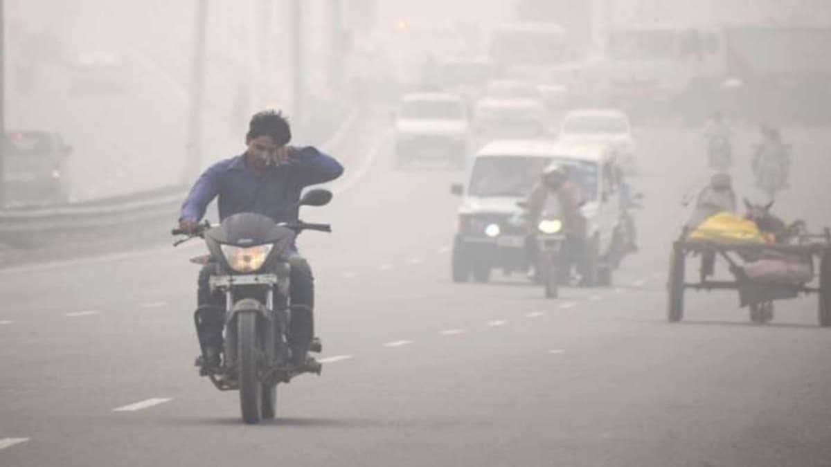 Delhi-NCR Air Quality: दिल्ली-एनसीआर की हवा 'बेहद खराब', AQI 323, अगले कुछ दिनों तक प्रदूषण से राहत नहीं