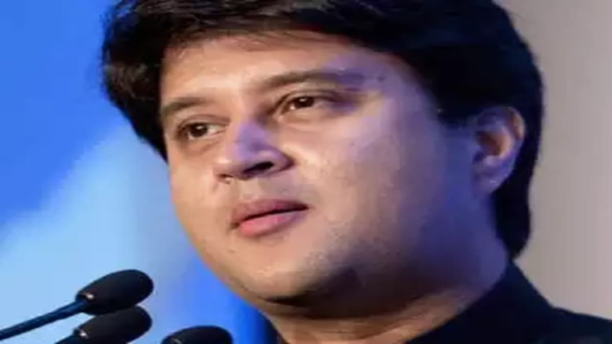 MP Election: केंद्रीय मंत्री ज्योतिरादित्य सिंधिया के ग्वालियर दक्षिण विधानसभा सीट से चुनाव लड़ने की मांग हुई तेज