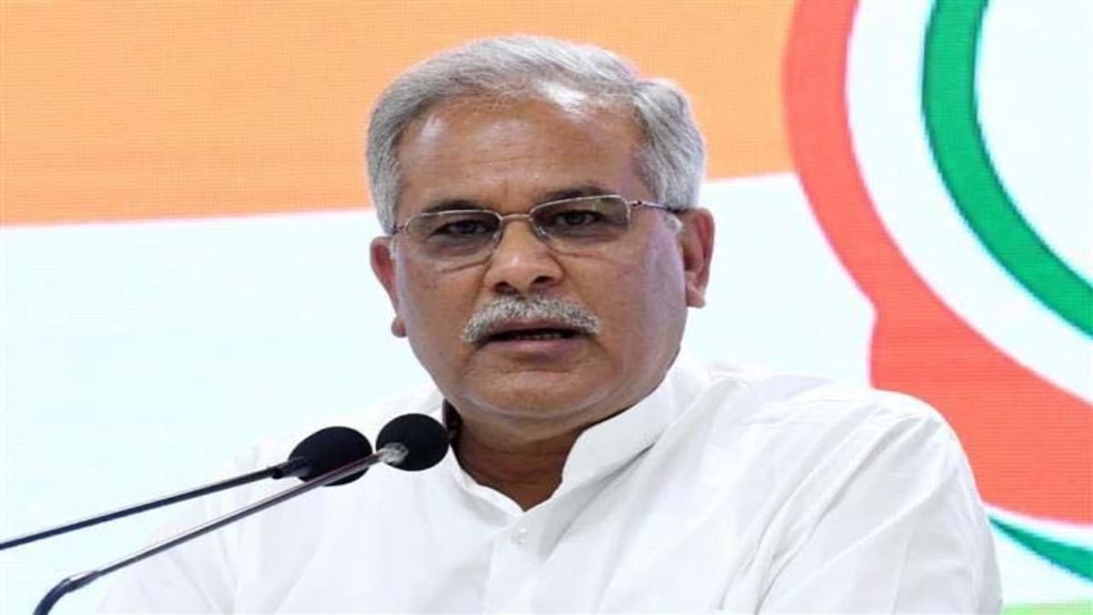 भूपेश बघेल के घर से मिले 33 लाख कैश, ED की टीम पर फूटा समर्थकों का गुस्सा