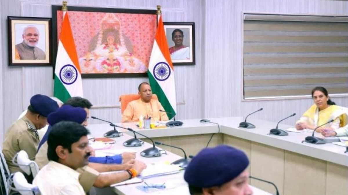 'हमास का समर्थन करने वालों को बख्शेंगे नहीं', सीएम योगी ने सोशल मीडिया के लिए भी जारी की गाइडलाइन