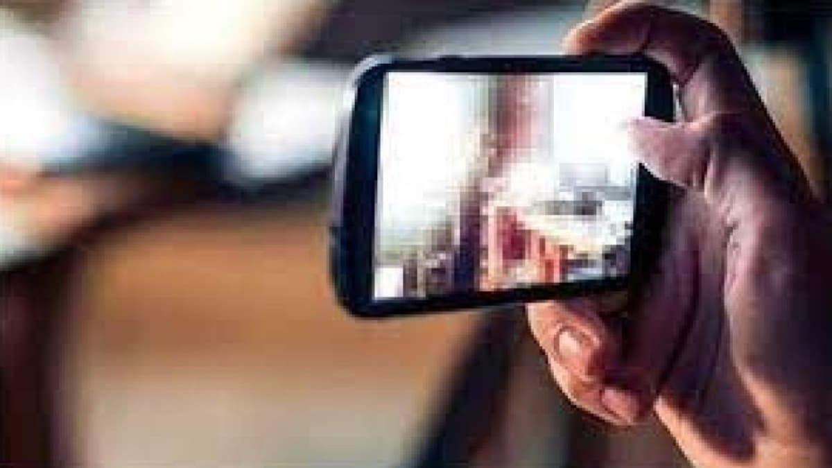 13 साल के बच्चे की शर्मनाक करतूत, क्लास की लड़कियों के आपत्तिजनक फोटो बनाकर वायरल कर दिए