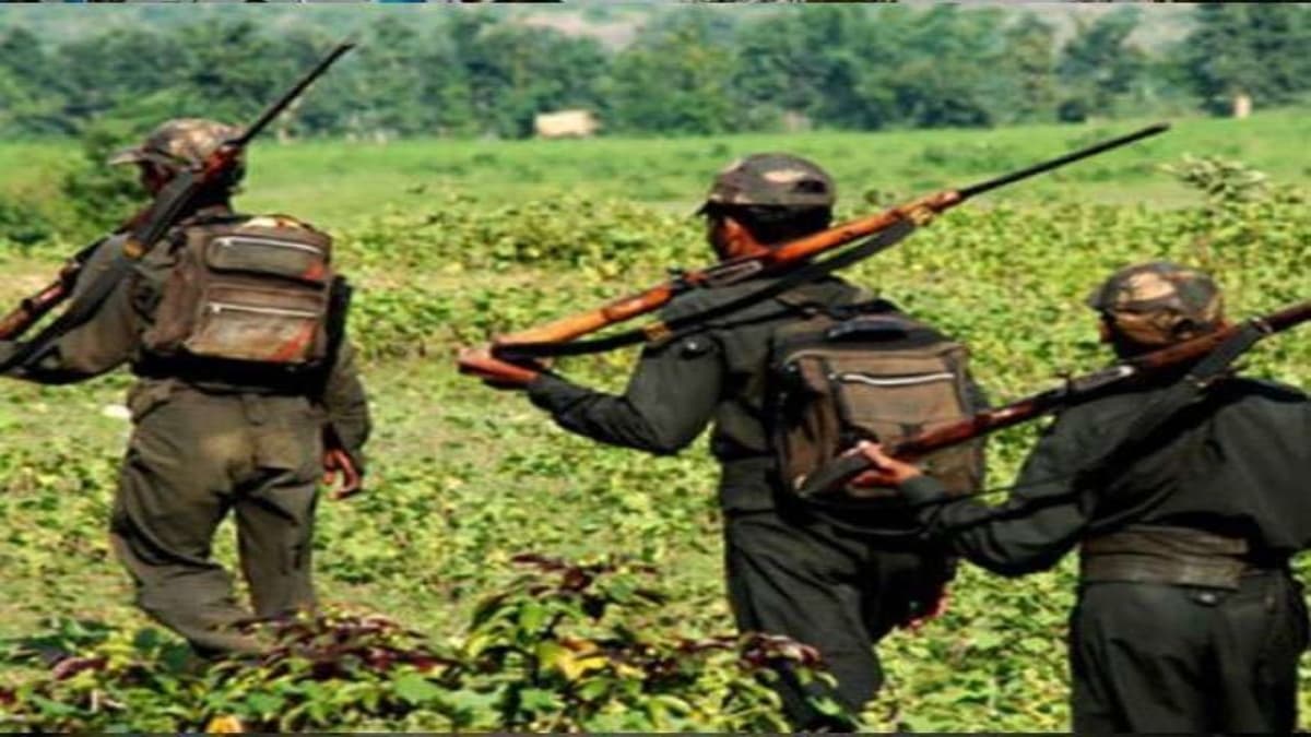 Chhattisgarh: नक्सल प्रभावित क्षेत्रों के लिए चुनाव आयोग ने कसी कमर, 12000 बूथों पर CCTV से की जाएगी निगरानी