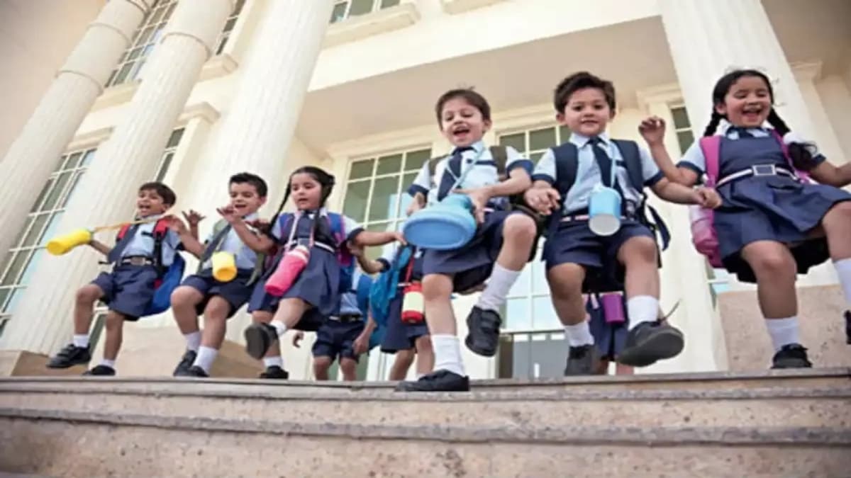 UP के इस जिले में अब मंडे को छुट्टी, संडे को लगेगी क्लास; जानें नया आदेश