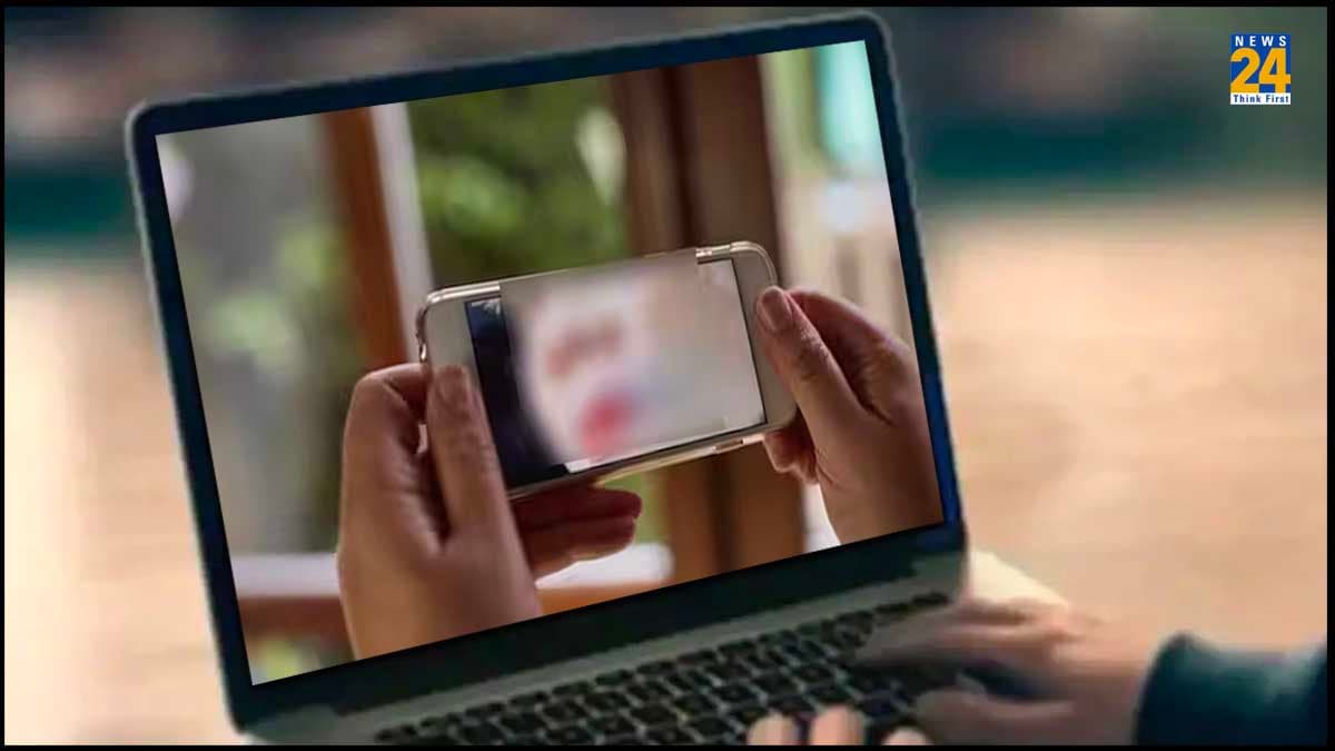 बॉयफ्रेंड ने लिव इन पार्टनर की प्राइवेट पिक्चर्स की लीक, लोगों के कमेंट्स पढ़कर लेता था आनंद