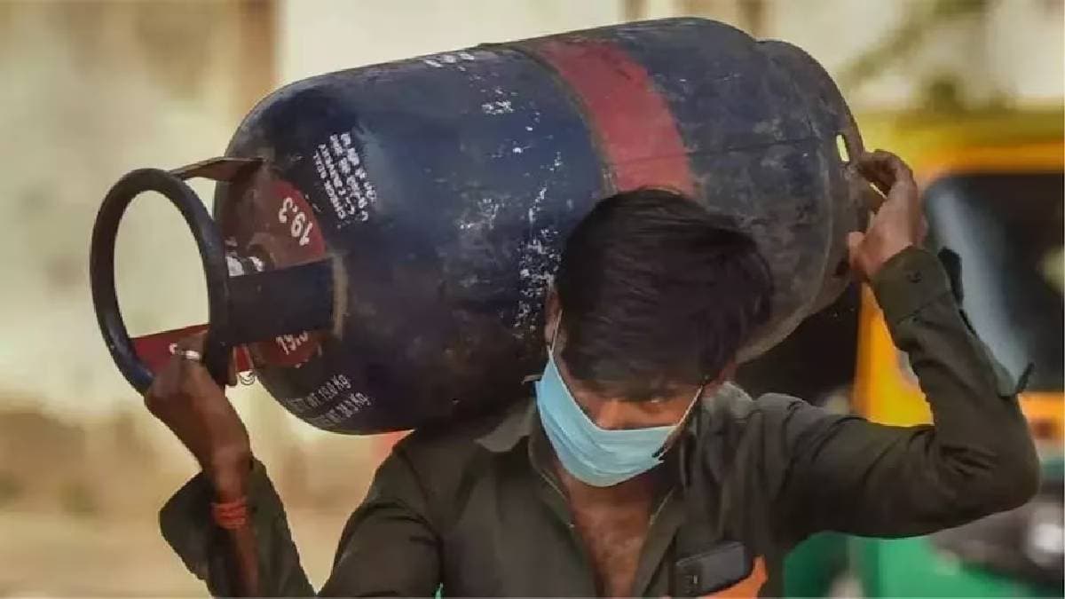 Budget 2024 से पहले लोगों को महंगाई का झटका, कमर्शियल सिलेंडर हुआ महंगा