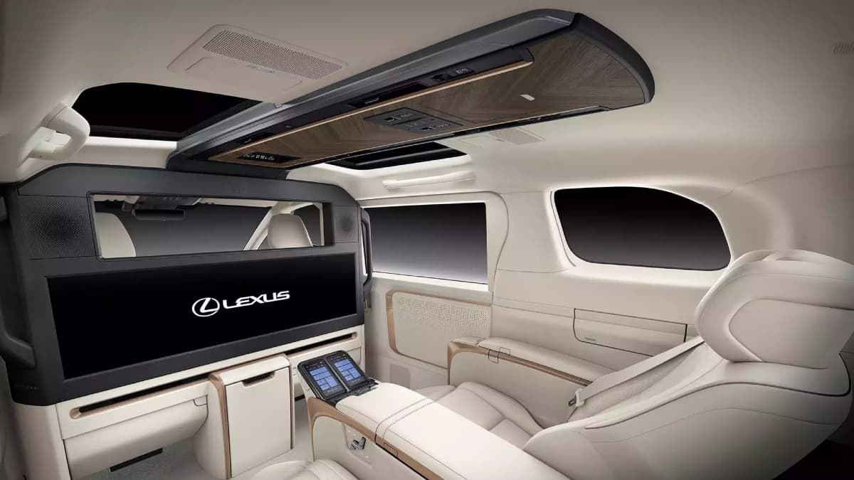 Lexus की नई कार खरीद ली तो भूल जाएंगे घर, दिन रात करेगा इसी में रहने का मन, Watch Photo