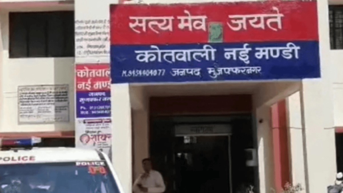 डेंगू बुखार से कराह रही थी 22 साल की लड़की, आधी रात कमर सहलाने लगा कंपाउडर, CCTV से सामने आई करतूत