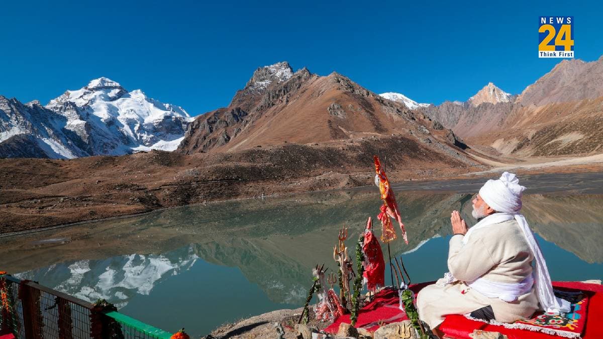 चुनावी साल में एक बार फिर 'बाबा' के दरबार पहुंचे नरेंद्र मोदी, आदि कैलाश के दर्शन करने वाले पहले पीएम बने